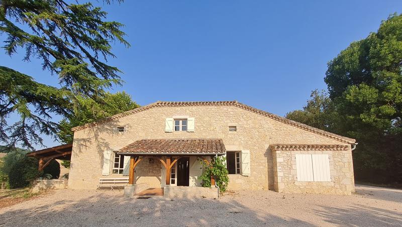 Maison - 230 m² - 6 pièces