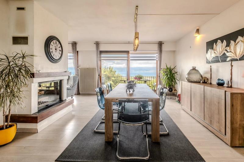 Maison - 216 m² - 9 pièces