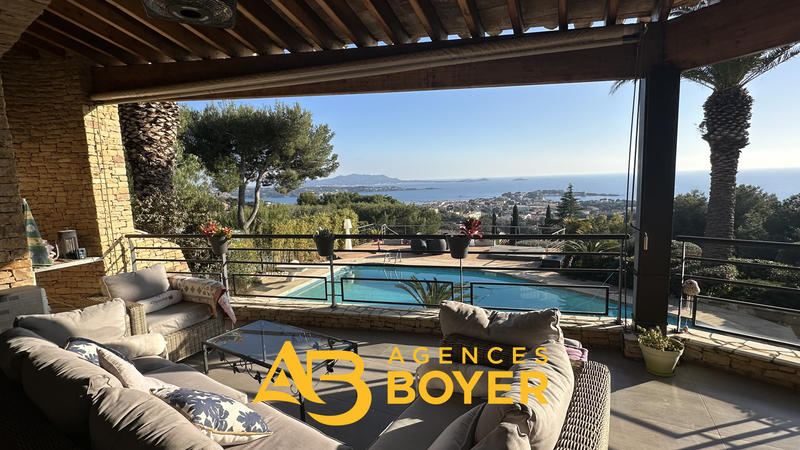 Maison - 300 m² - 8 pièces