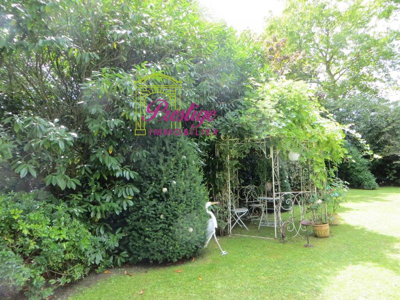 Propriété - 275 m² - 7 pièces