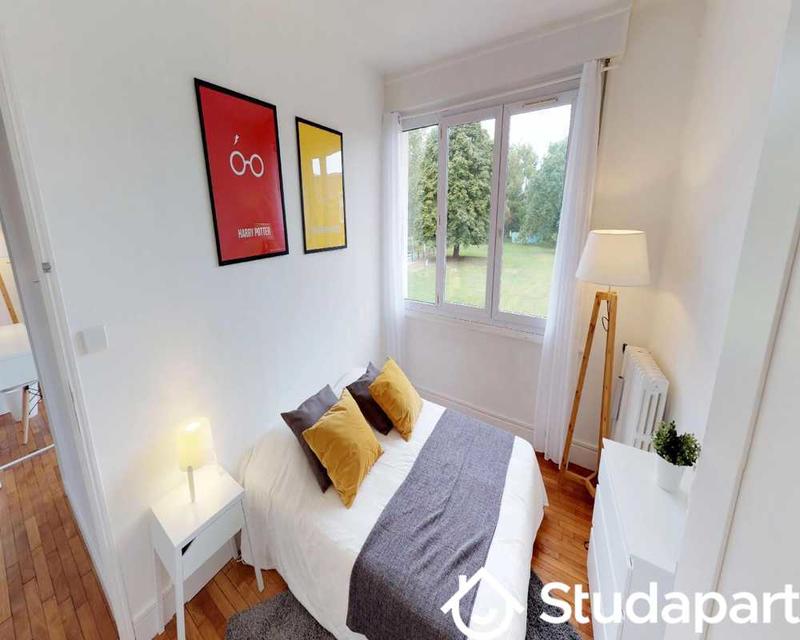 Chambre - 80 m² - 1 pièce