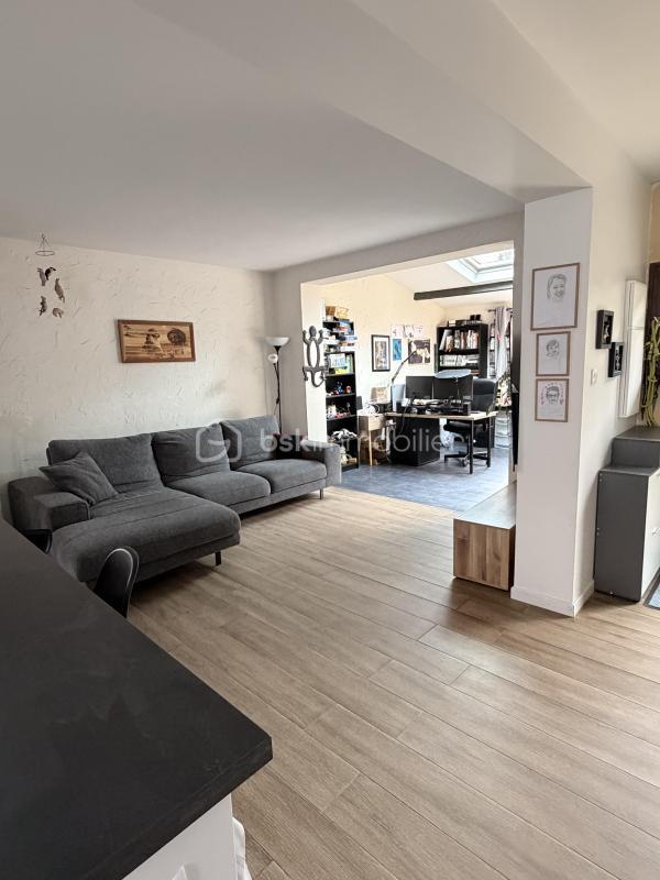 Maison traditionnelle - 112 m² - 6 pièces