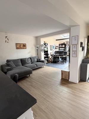 Maison traditionnelle - 112 m² - 6 pièces