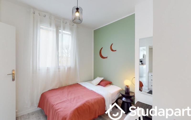 Chambre - 11 m² - 1 pièce