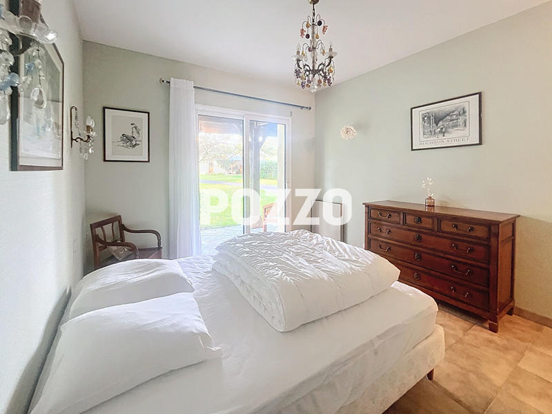 Maison - 268 m² - 9 pièces