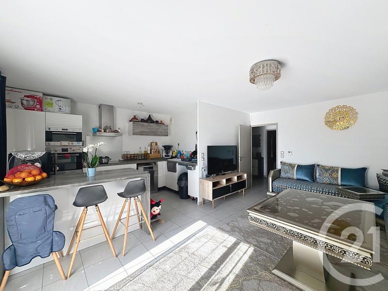 Appartement - 77 m² - 4 pièces