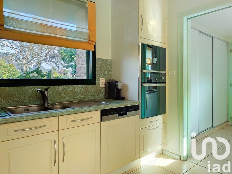 Maison - 227 m² - 8 pièces