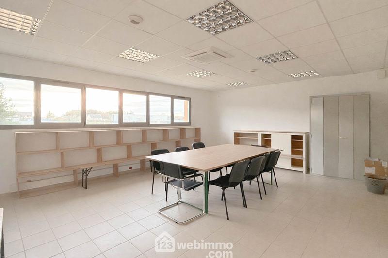 Local commercial - 230 m² - 7 pièces