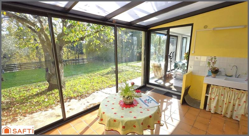 Maison - 200 m² - 9 pièces