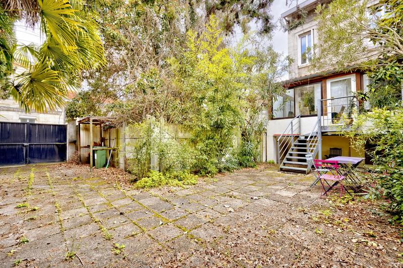 Maison - 255 m² - 10 pièces