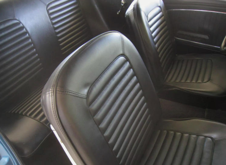 Ford Mustang Coupe V8