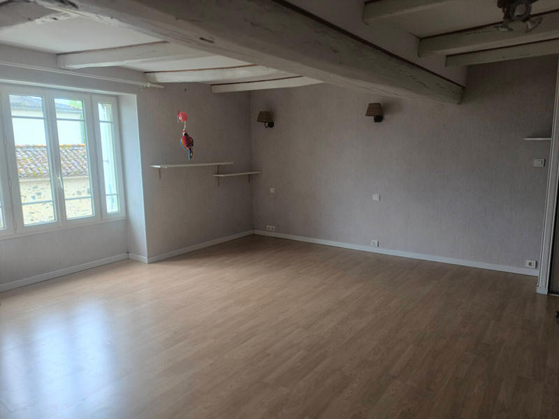 Maison - 215 m² - 8 pièces