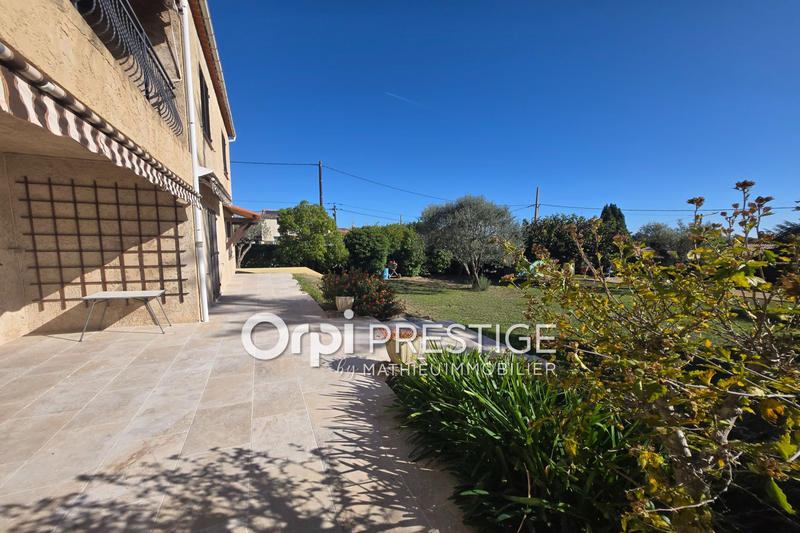 Villa - 245 m² - 8 pièces