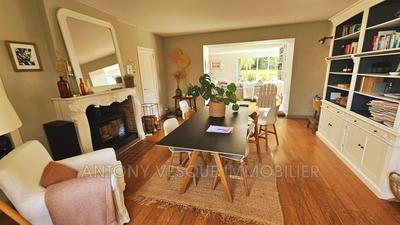 Maison - 198 m² - 10 pièces