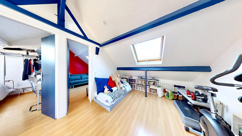 Maison - 202 m² - 8 pièces