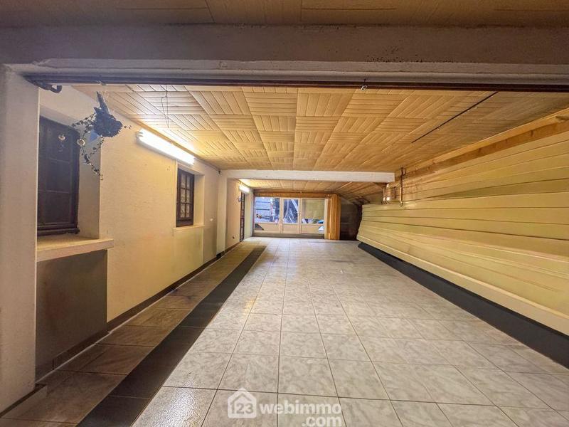 Maison de village - 377 m² - 7 pièces