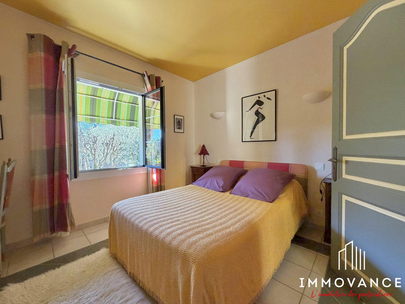 Maison traditionnelle - 311 m² - 11 pièces