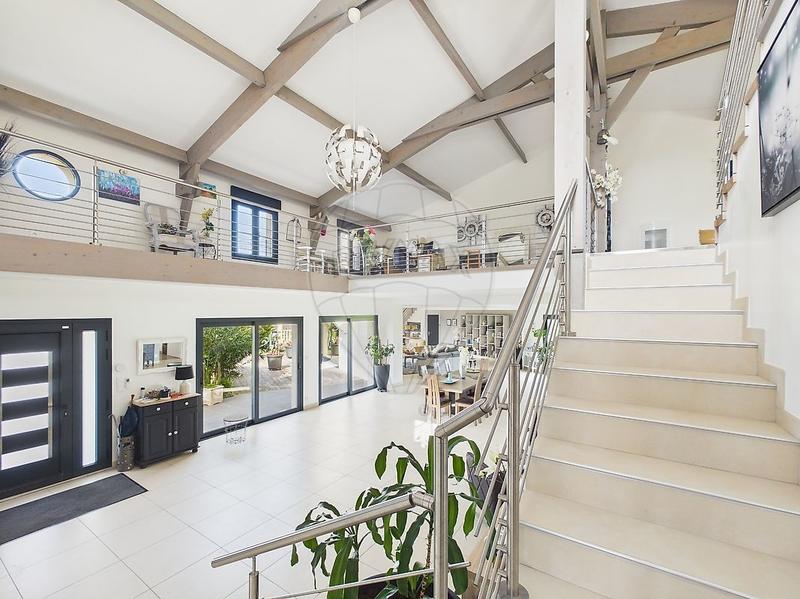 Propriété - 404 m² - 8 pièces