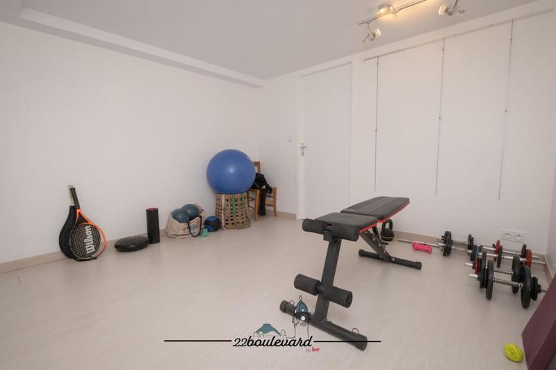 Pavillon - 240 m² - 10 pièces