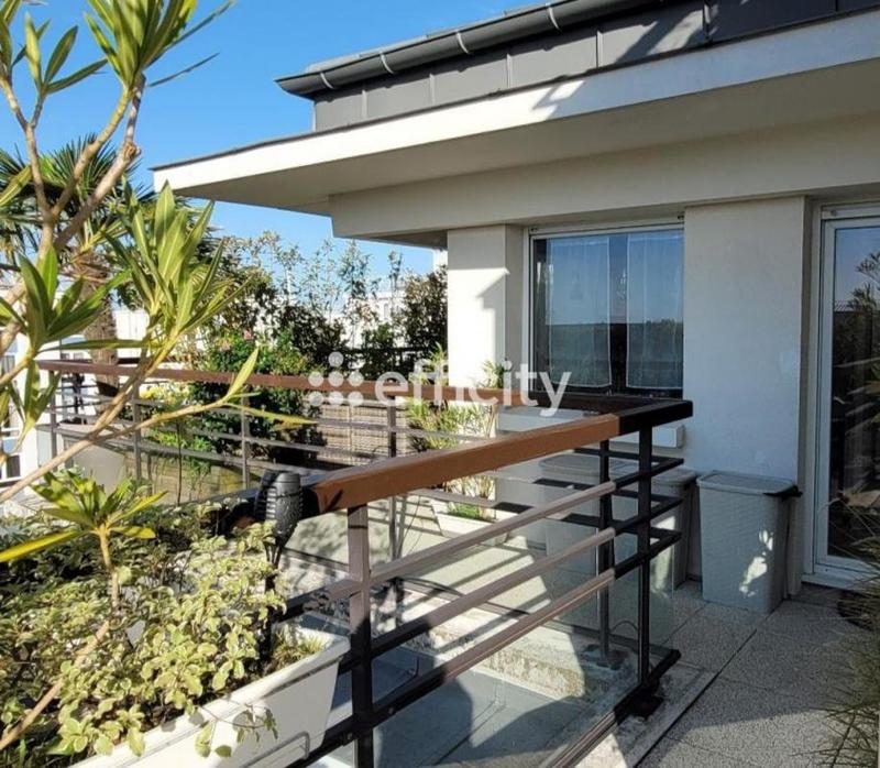 Appartement - 100 m² - 5 pièces