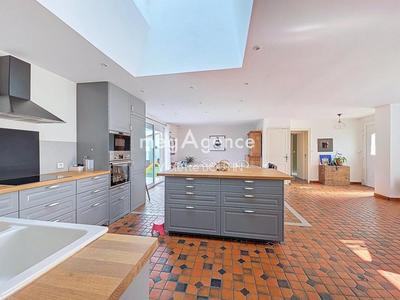 Maison - 182 m² - 8 pièces