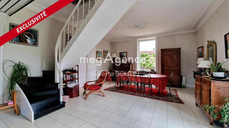 Maison - 350 m² - 12 pièces