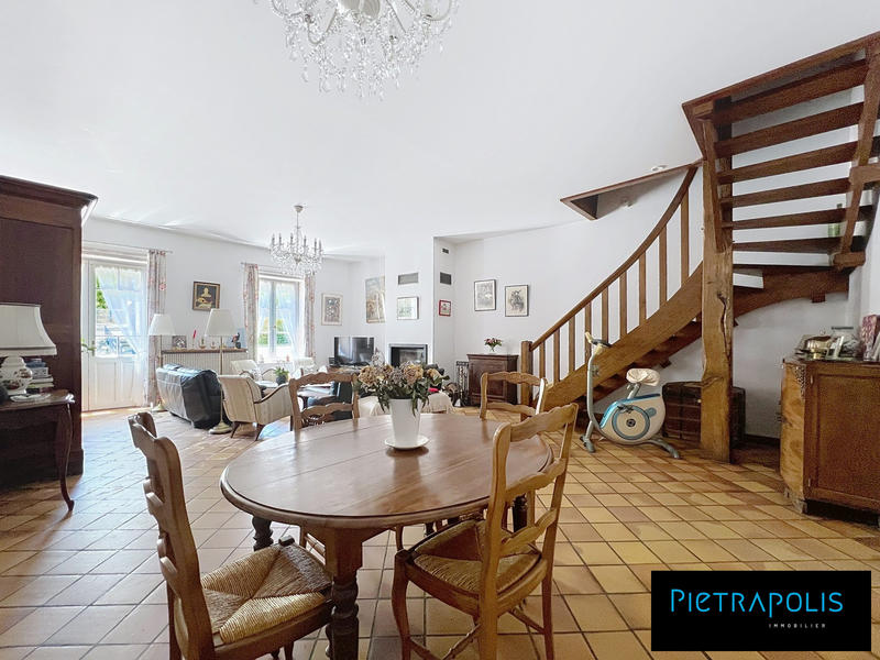 Maison ancienne - 200 m² - 8 pièces