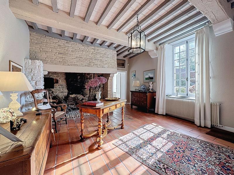 Maison - 259 m² - 6 pièces