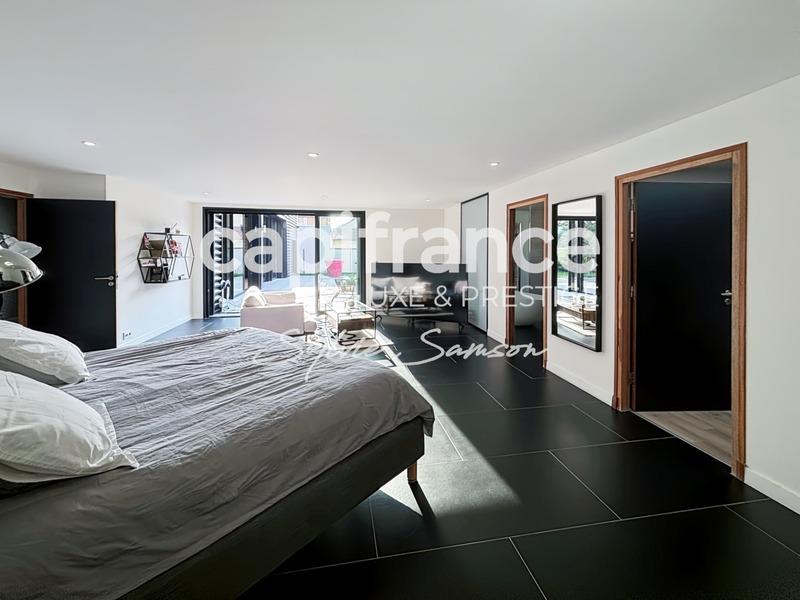 Maison - 477 m² - 12 pièces