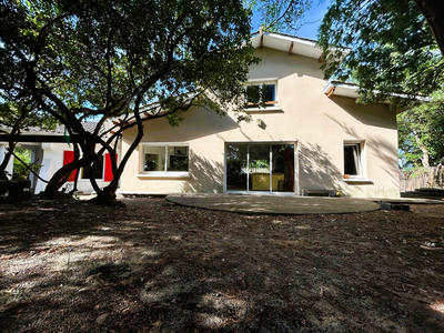 Maison - 145 m² - 8 pièces