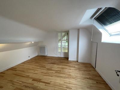 Propriété - 200 m² - 8 pièces
