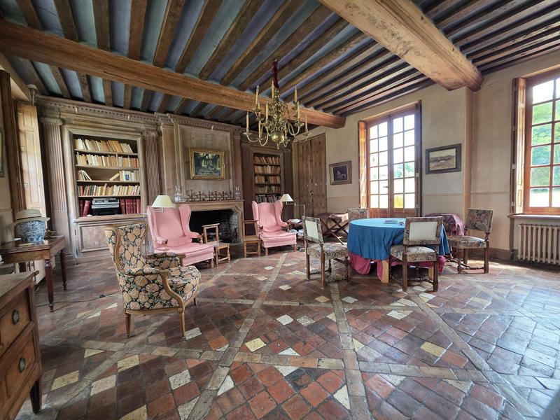 Propriété - 222 m² - 6 pièces