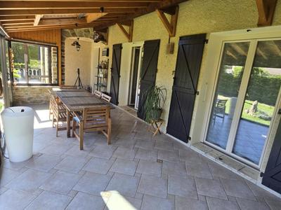 Maison - 204 m² - 6 pièces