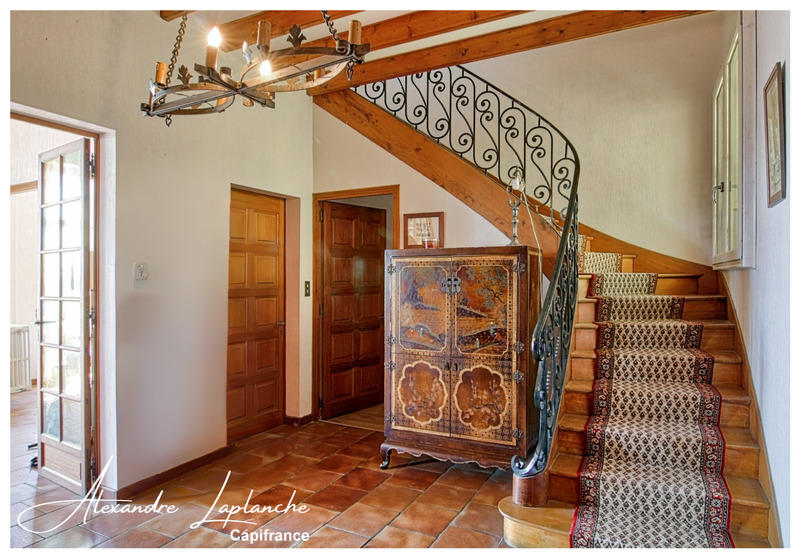 Maison en pierre - 205 m² - 9 pièces