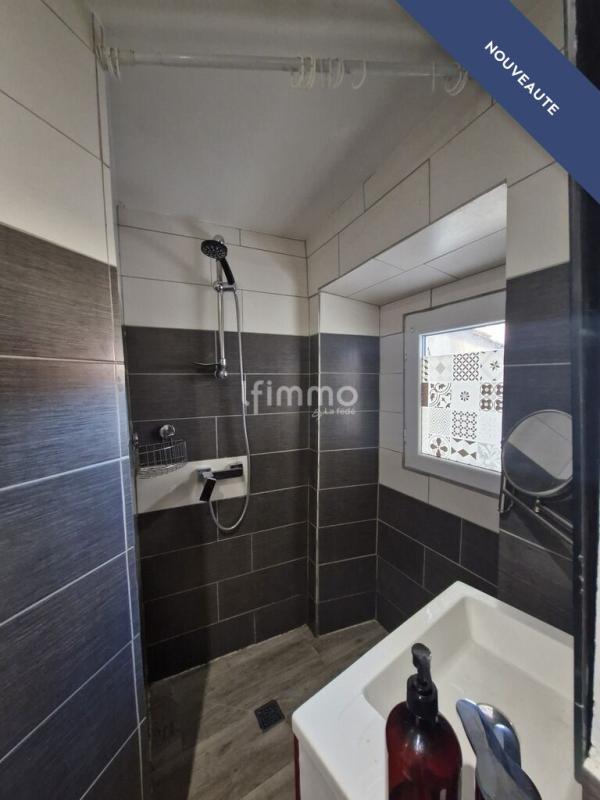 Immeuble - 104 m² - 6 pièces