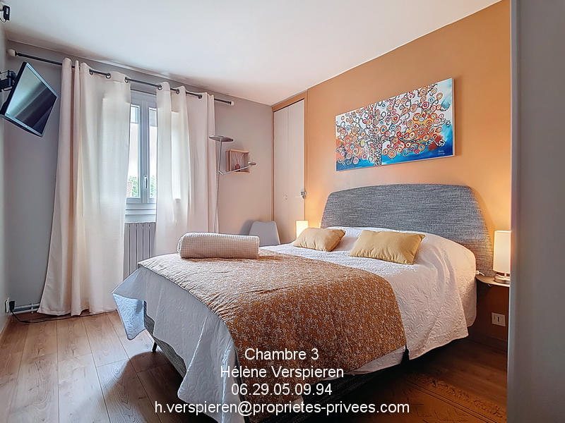 Maison - 213 m² - 10 pièces