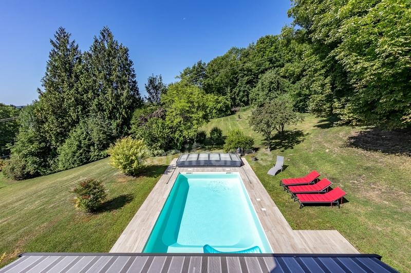 Maison - 220 m² - 6 pièces