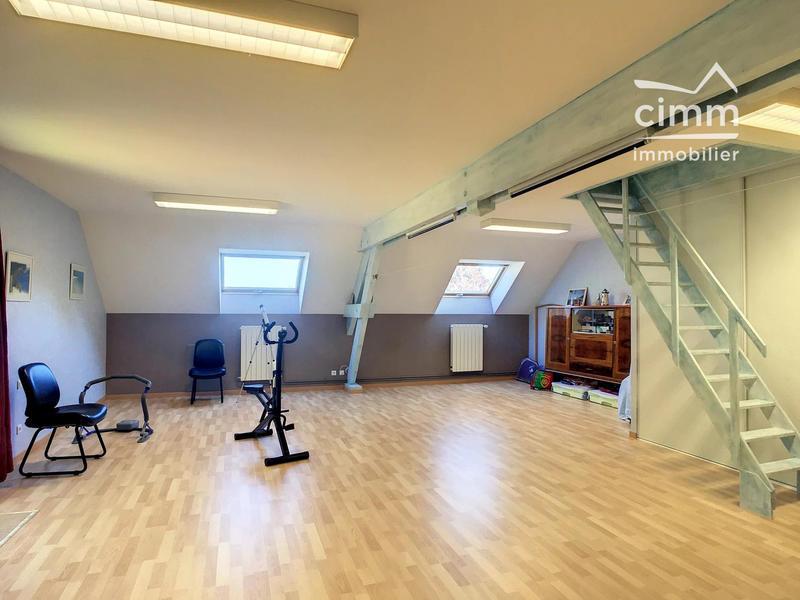 Maison - 365 m² - 15 pièces