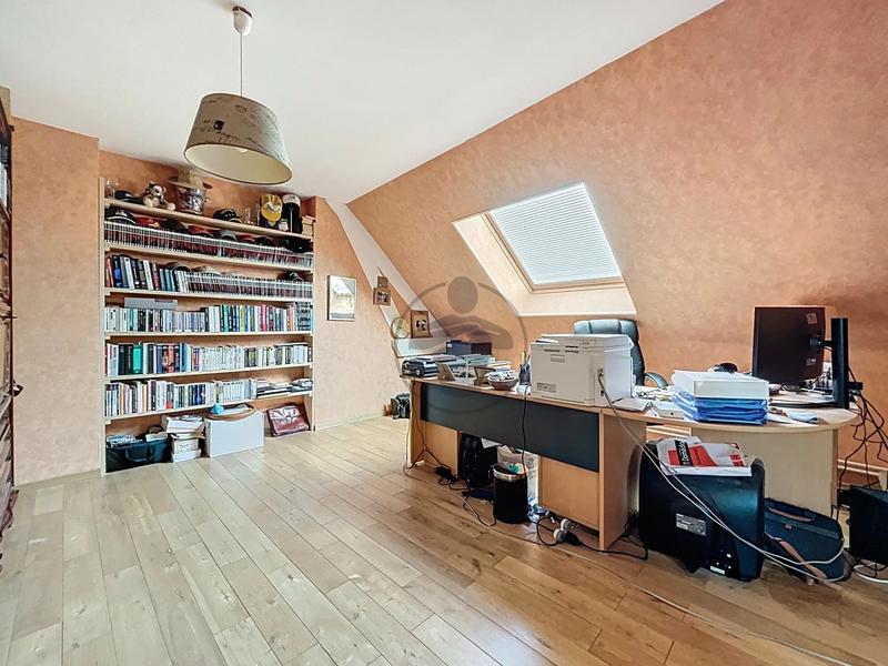 Maison - 202 m² - 8 pièces