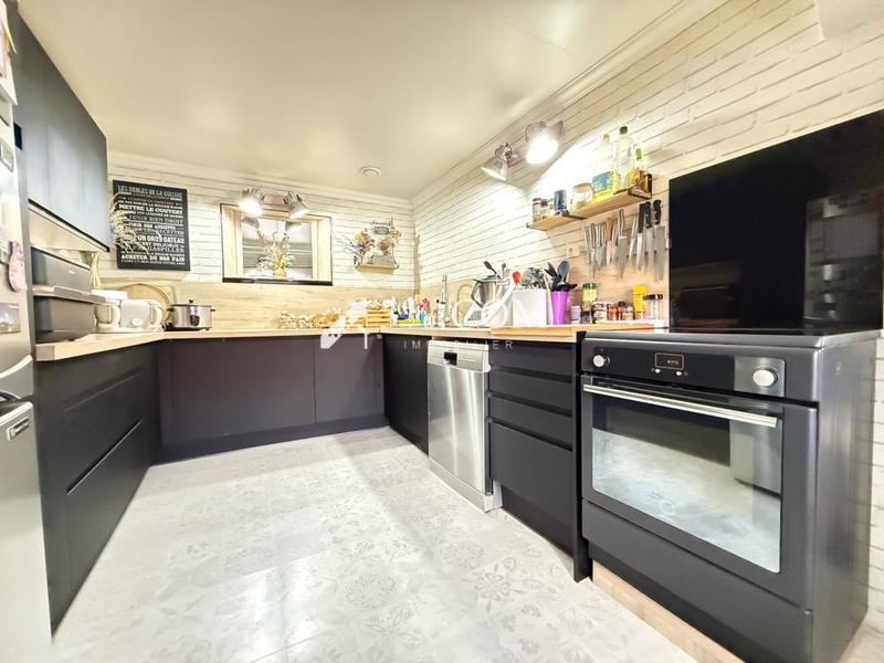 Maison - 195 m² - 7 pièces