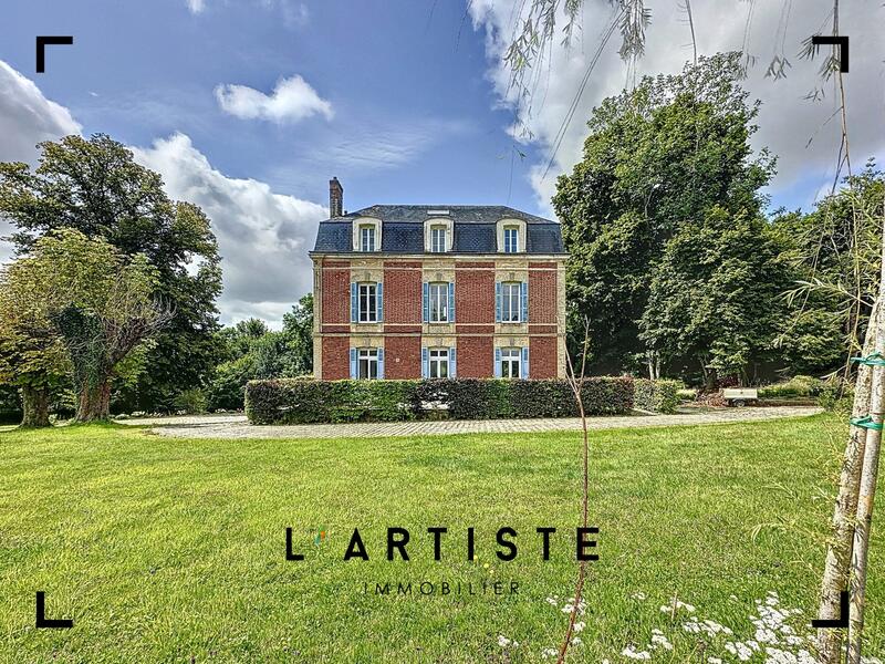 Maison - 353 m² - 11 pièces