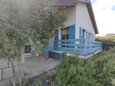 Maison - 230 m² - 7 pièces