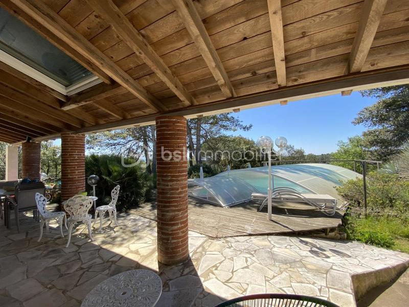 Maison traditionnelle - 190 m² - 7 pièces