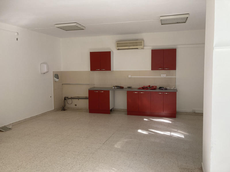 Local commercial - 220 m²