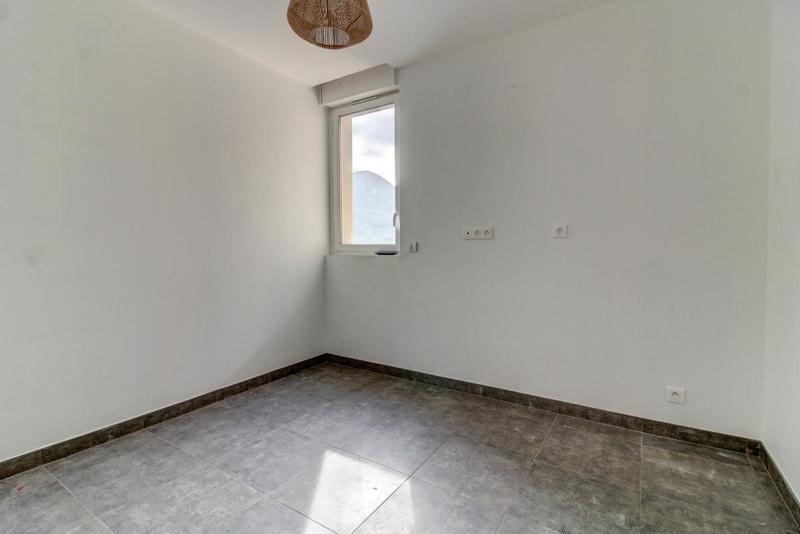 Appartement - 96 m² - 4 pièces