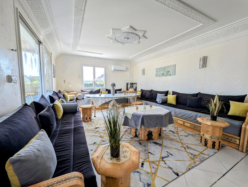 Maison - 355 m² - 8 pièces