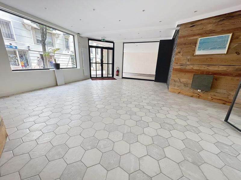 Local commercial - 49 m² - 2 pièces