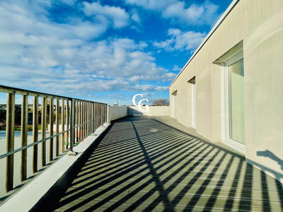 Appartement - 90 m² - 4 pièces