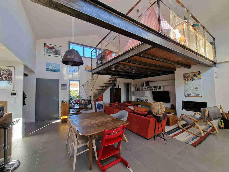 Maison - 186 m² - 6 pièces