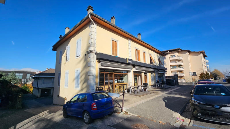 Appartement - 225 m² - 8 pièces